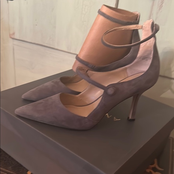 Chic Gray Suede Heels - Picture 6 of 7